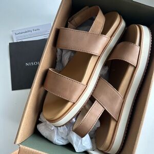 NEW Nisolo Go-To Flatform Sandals for Women Almond Sz 8 NIB